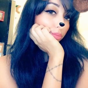 Meet your Posher, Cinthya